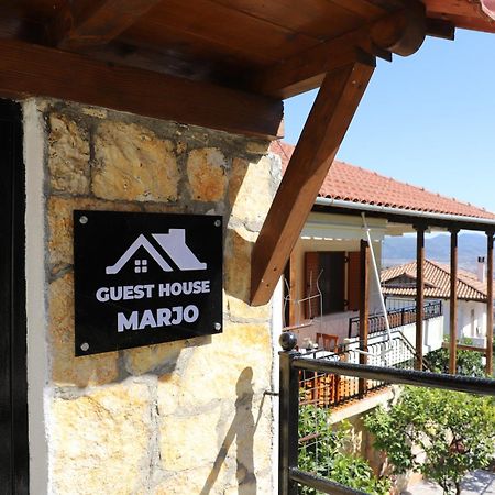 Guest House Marjo Berat Bagian luar foto