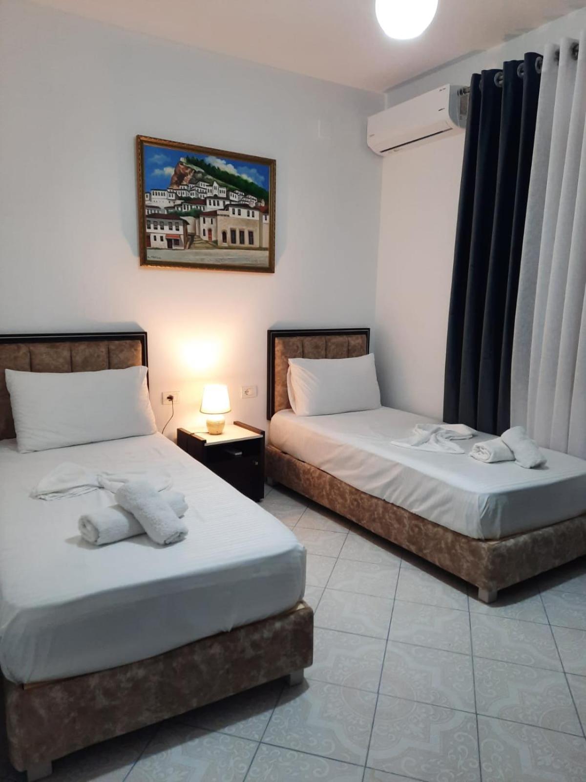 Guest House Marjo Berat Bagian luar foto