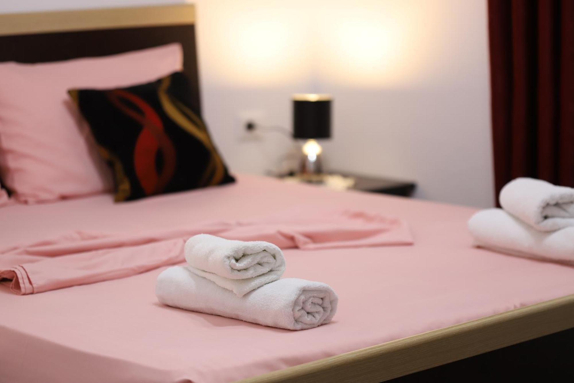 Guest House Marjo Berat Bagian luar foto