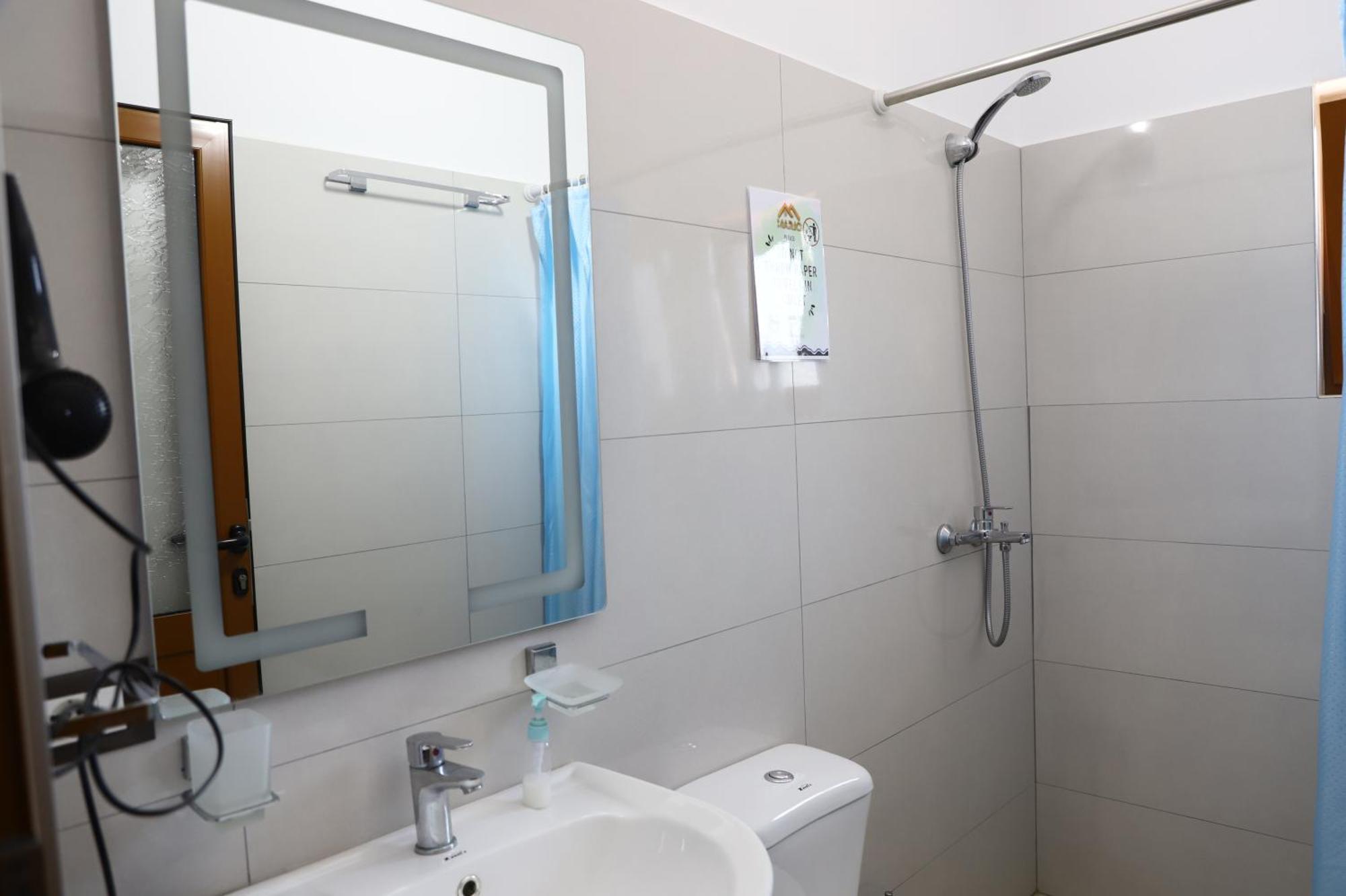 Guest House Marjo Berat Bagian luar foto