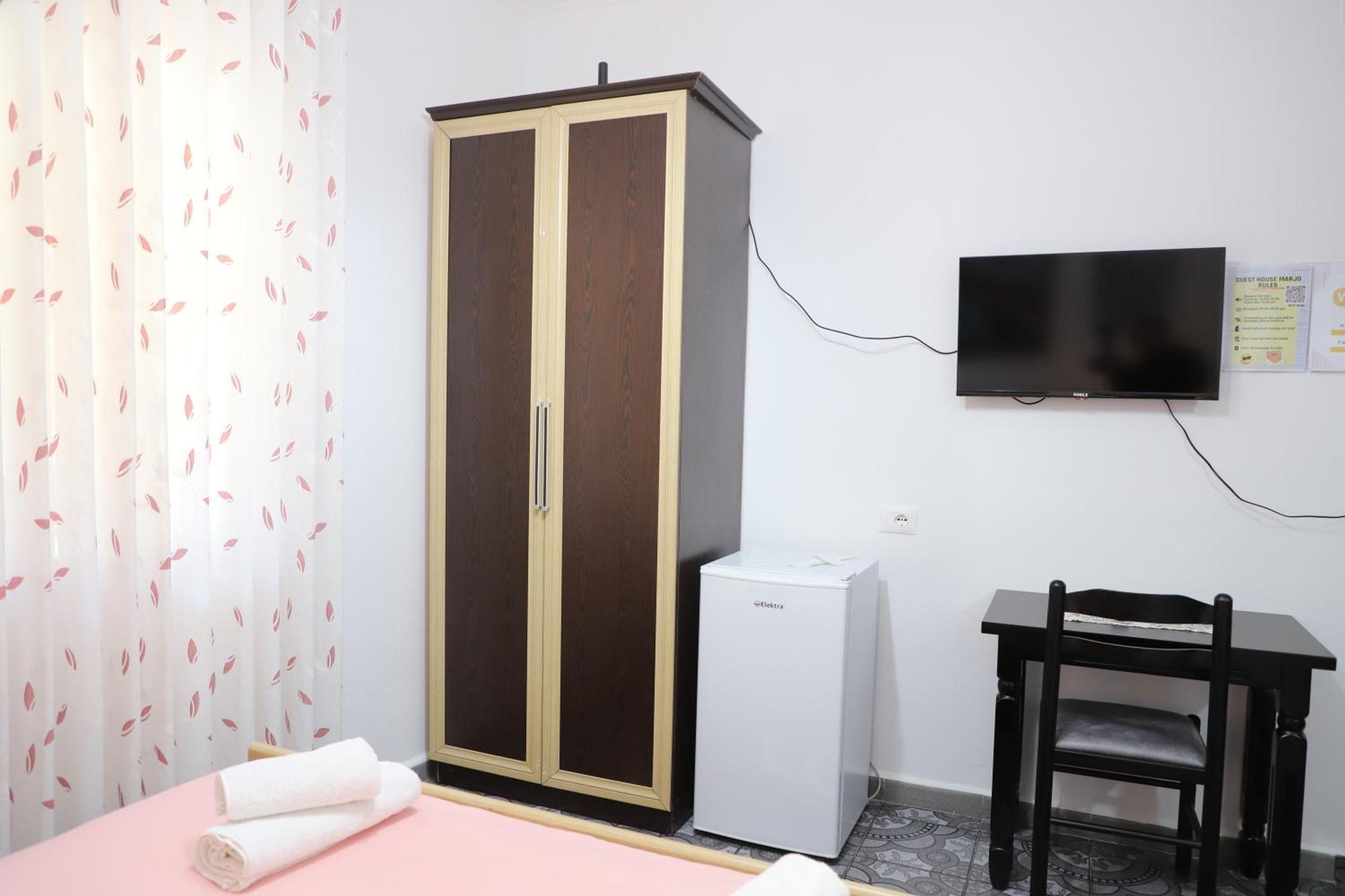 Guest House Marjo Berat Bagian luar foto