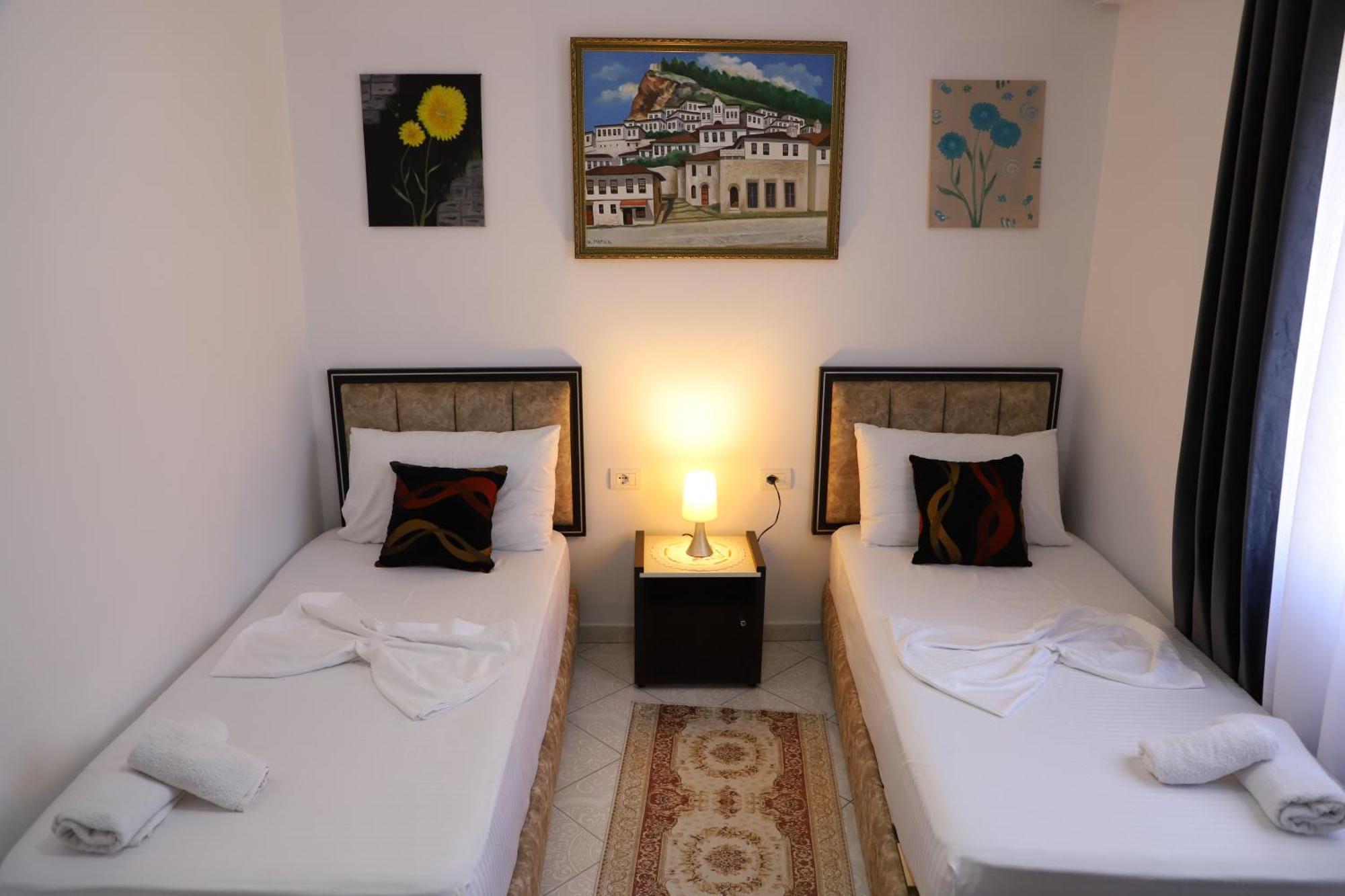 Guest House Marjo Berat Bagian luar foto
