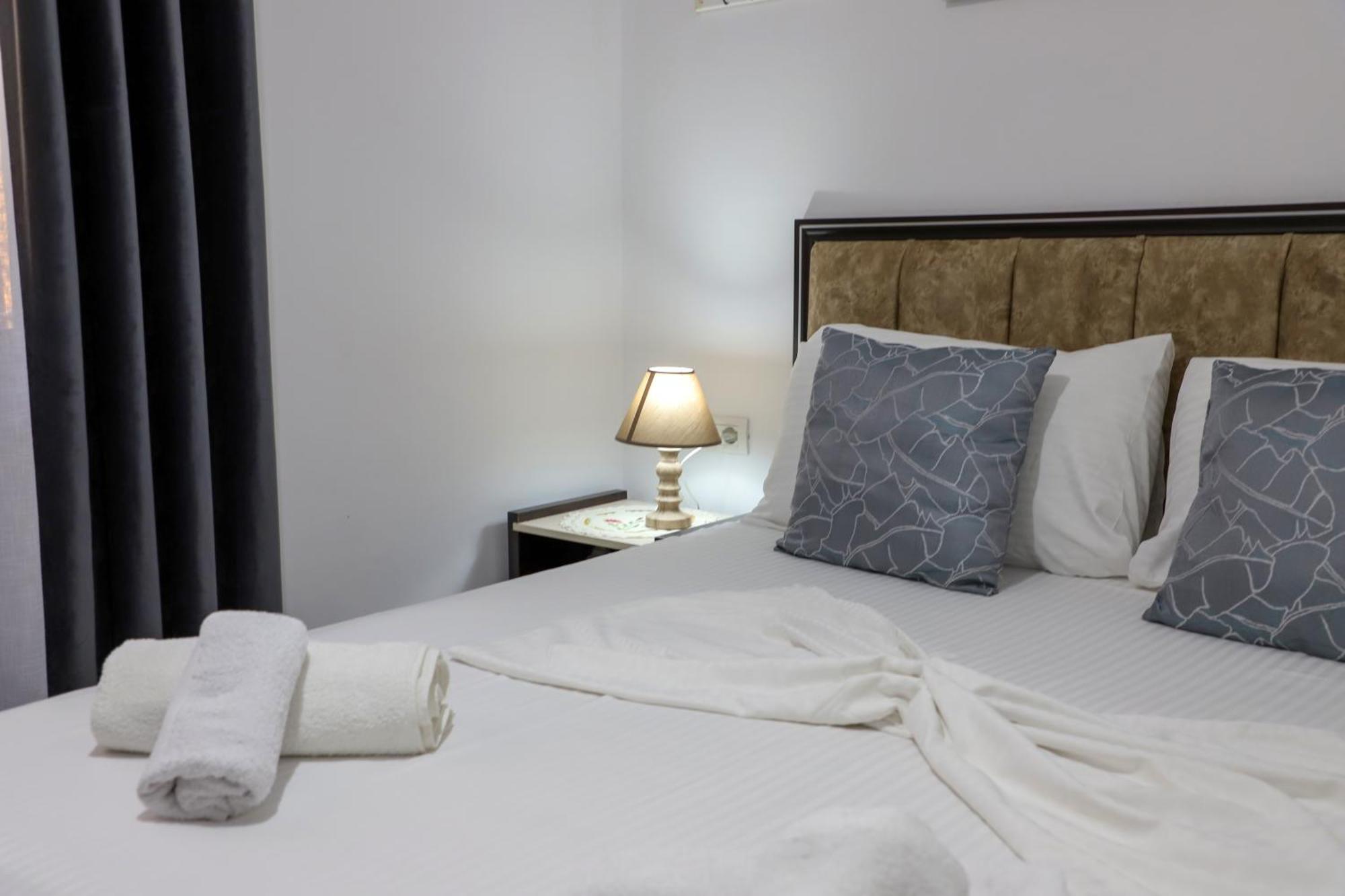 Guest House Marjo Berat Bagian luar foto